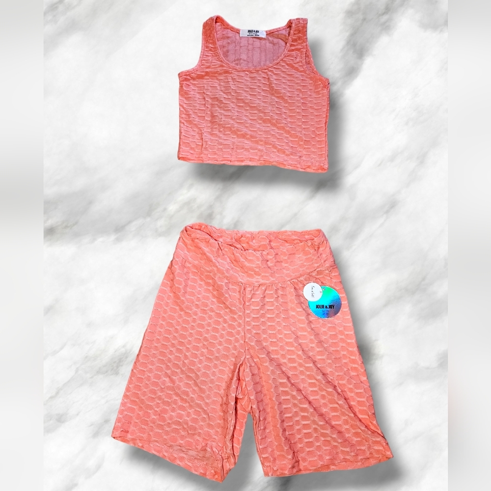 NWT Medium Honeycomb Peach Tank & Biker Short Set. 2 piece